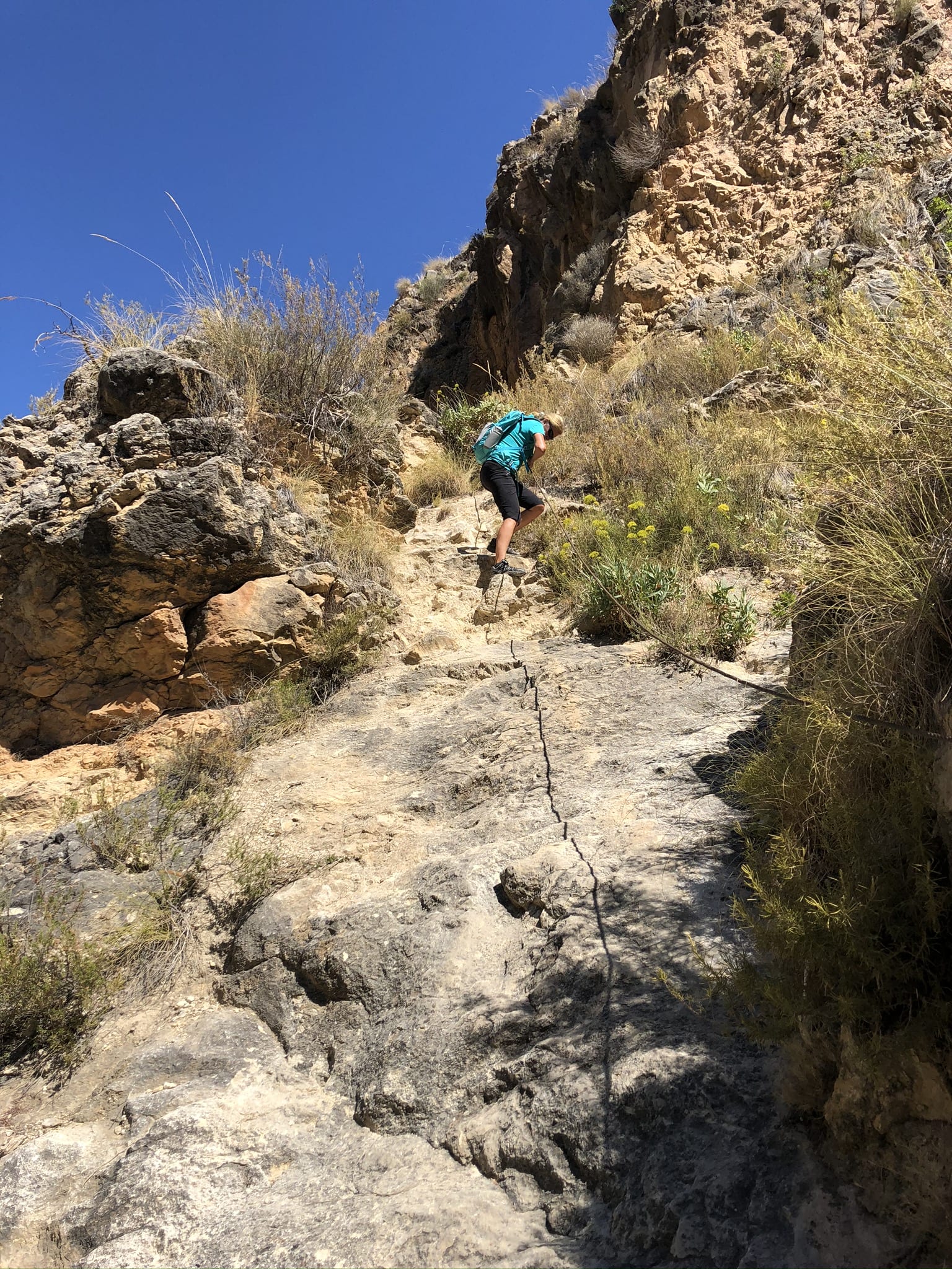 Descenso con cuerdas en los Tajos del río Cacín
