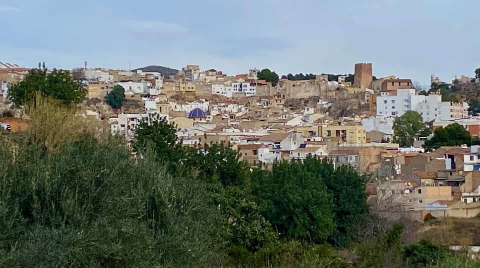 Vista de Buñol desde la ruta del Agua